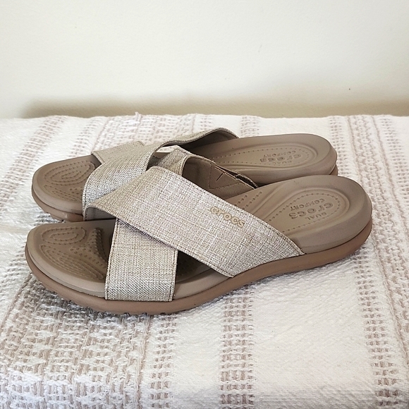 Crocs capri shimmer xband  summer sandal, slip on, neutral sandals. Women's  7 - Picture 1 of 7